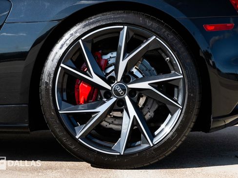 Used 2021 Audi R8 V10 w/ Premium Package image 10