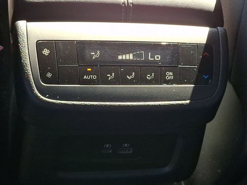 Certified 2025 Nissan Pathfinder SV FWD image 13