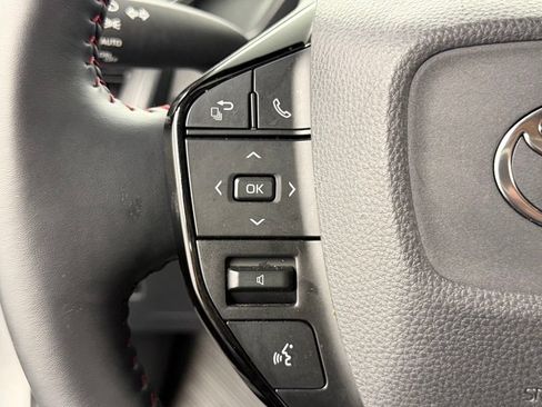 Certified 2025 Toyota Prius Plug-In Hybrid FWD image 26