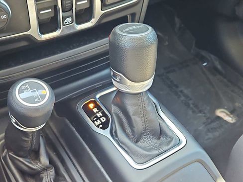 Used 2022 Jeep Gladiator Sport image 26