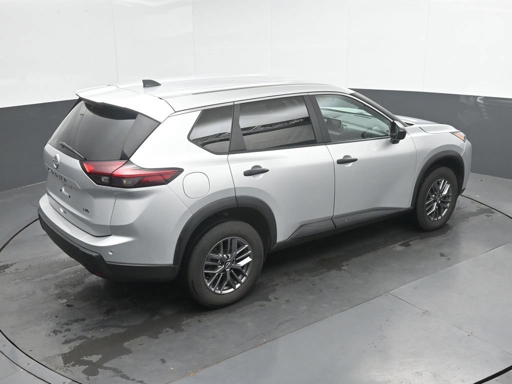 Used 2024 Nissan Rogue S AWD/4WD image 31