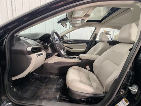 Used 2023 Nissan Altima 2.5 SV w/ SV Premium Package AWD/4WD image 23