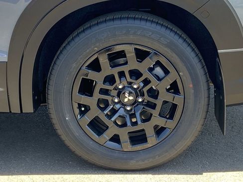 New 2026 Mitsubishi Outlander Trail Edition image 38