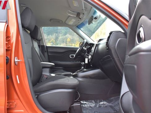 Used 2019 Kia Soul + image 26