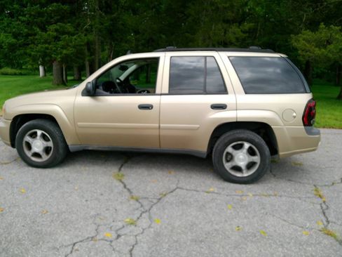Used 2007 Chevrolet TrailBlazer LS AWD/4WD image 9