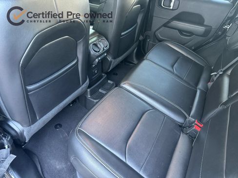 Used 2023 Jeep Wrangler Unlimited Sahara AWD/4WD image 13