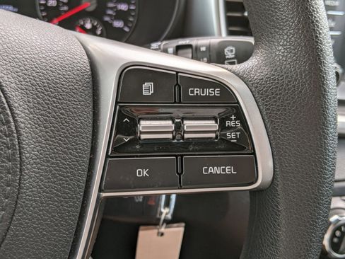 Used 2019 Kia Sorento L image 18