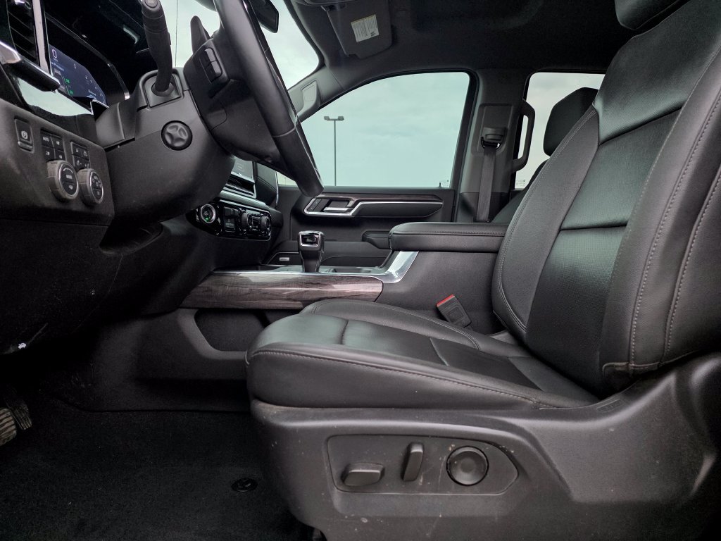 Used 2025 Chevrolet Silverado 1500 LTZ AWD/4WD image 10