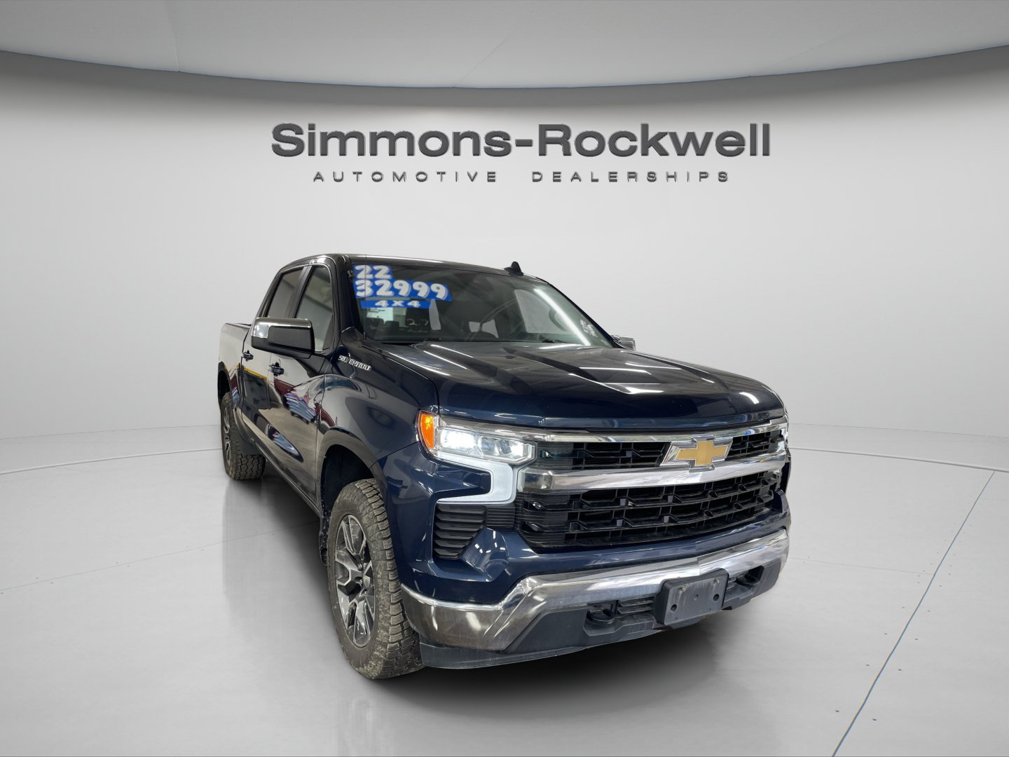Used 2022 Chevrolet Silverado 1500 LT AWD/4WD image 7