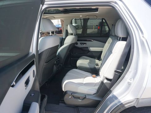 Used 2023 Honda Pilot Touring image 16