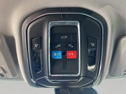 Certified 2023 Jeep Grand Cherokee Limited w/ Luxury Tech Group II image 23