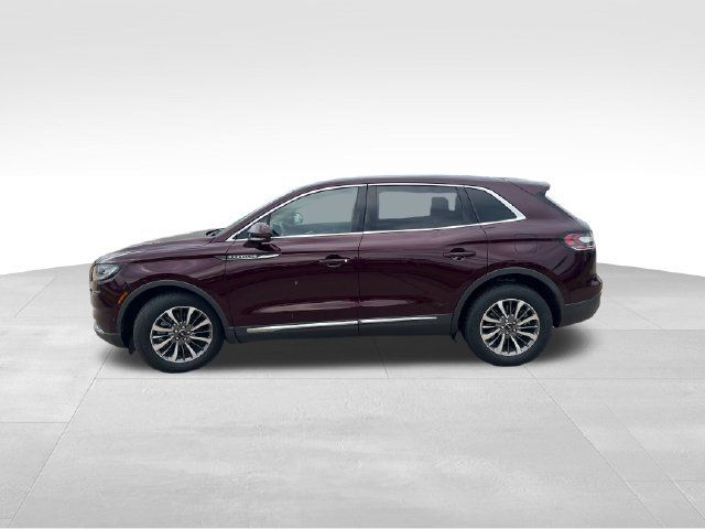 Used 2022 Lincoln Nautilus Reserve AWD/4WD image 3