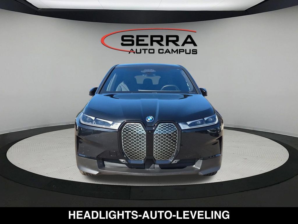Used 2024 BMW iX xDrive50 w/ Premium Package AWD/4WD image 10