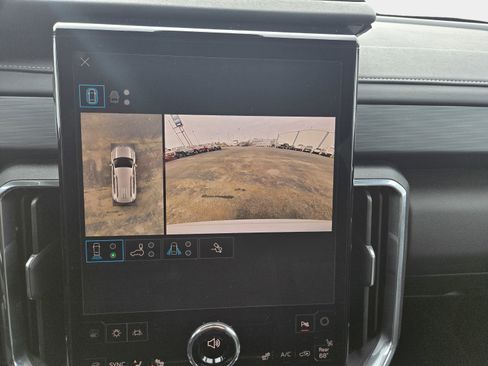 Used 2025 GMC Acadia Elevation image 24