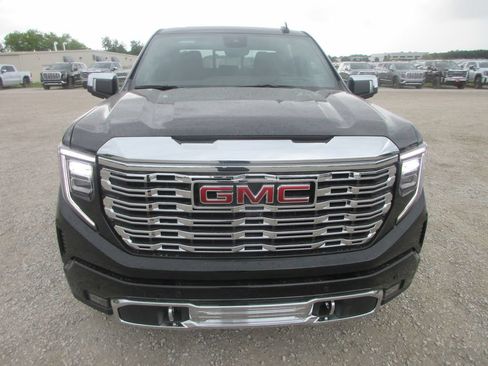 New 2026 GMC Sierra 1500 Denali w/ Denali Reserve Package AWD/4WD image 13