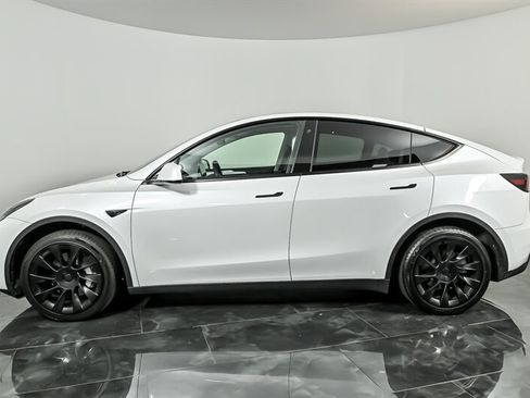 Used 2023 Tesla Model Y Long Range AWD/4WD image 6