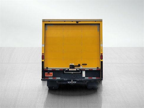 Used 2019 GMC Savana 3500 Extended w/ Driver Convenience Package image 6