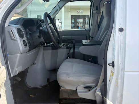 Used 2012 Ford E-250 and Econoline 250 w/ PWR Group image 9