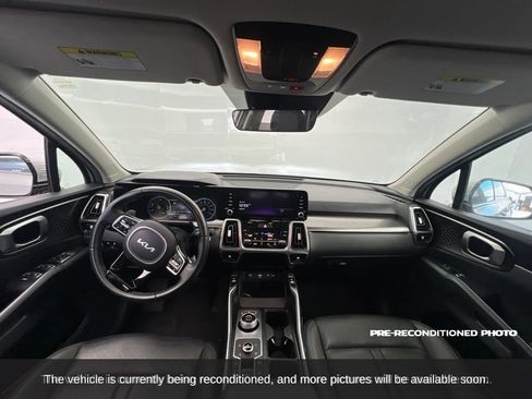Used 2024 Kia Sorento EX AWD/4WD image 11