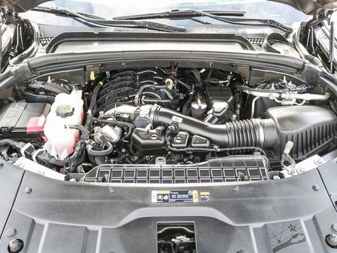 Used 2023 Jeep Grand Cherokee L Laredo image 29