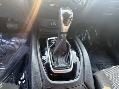Used 2022 Nissan Rogue Sport SV AWD/4WD image 14