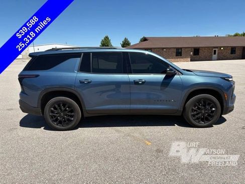 Used 2025 Chevrolet Traverse LT w/ Midnight/Sport Edition AWD/4WD image 7