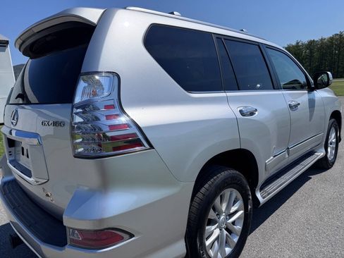 Used 2015 Lexus GX 460 w/ Premium Package AWD/4WD image 14