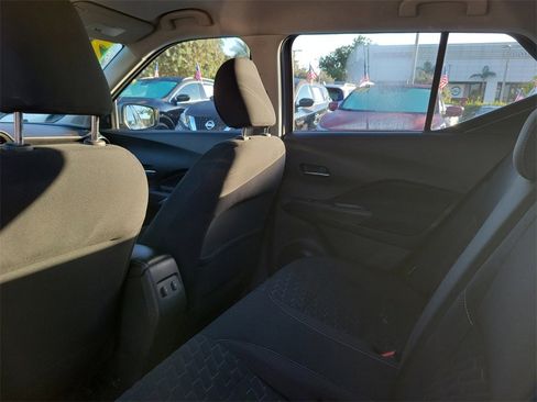 Certified 2022 Nissan Kicks SV image 8