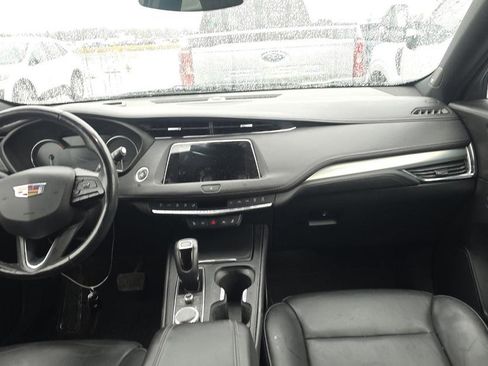 Used 2019 Cadillac XT4 Premium Luxury w/ Cold Weather Package AWD/4WD image 12