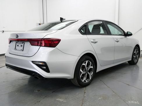 Used 2019 Kia Forte LXS FWD image 7