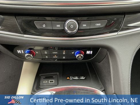 Used 2023 Buick Enclave Essence image 12