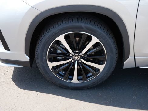 Used 2022 Toyota Highlander XSE AWD/4WD image 8