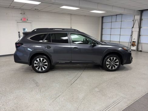 Used 2025 Subaru Outback Limited w/ Popular Package #2 AWD/4WD image 3