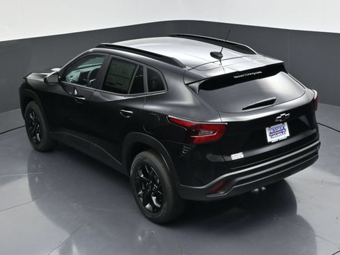 New 2026 Chevrolet Trax LT w/ Midnight Edition FWD image 45