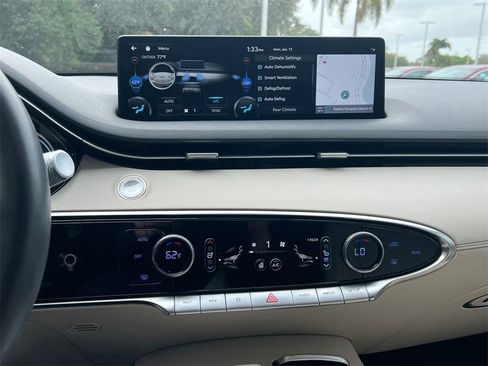 Used 2023 Genesis GV70 2.5T w/ Select Package image 18