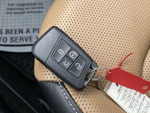 Used 2020 Volkswagen Atlas Cross Sport SEL Premium R-Line image 27