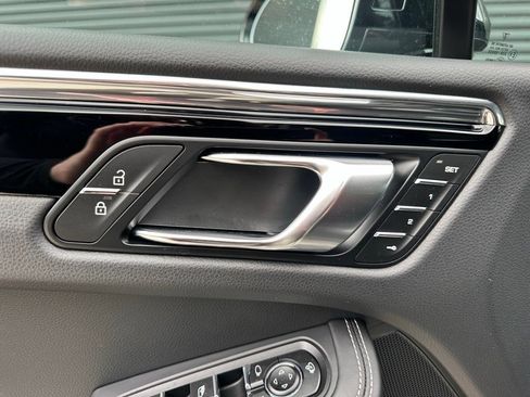 Certified 2026 Porsche Macan Turbo AWD/4WD image 19