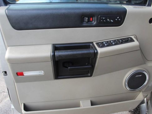 Used 2005 HUMMER H2 w/ Preferred Equipment Group AWD/4WD image 17