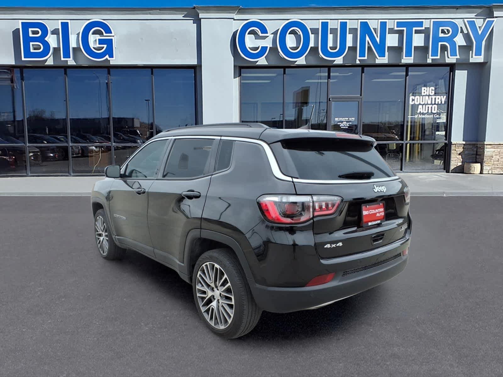 Used 2023 Jeep Compass Limited w/ Sun and Sound Group AWD/4WD image 7