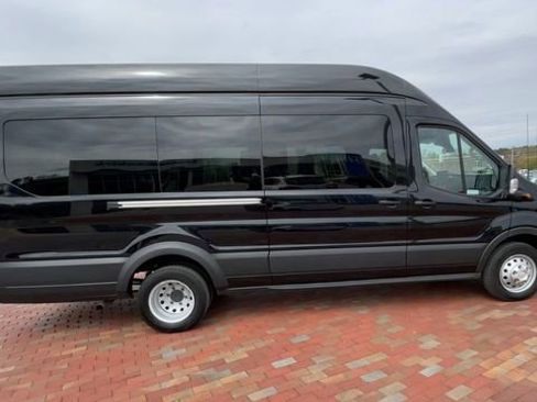 Used 2025 Ford Transit 350 XLT RWD image 2