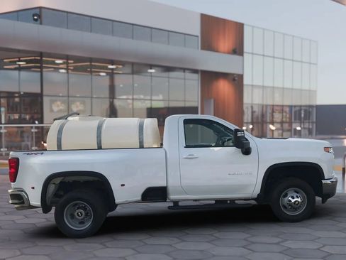 Used 2022 Chevrolet Silverado 3500 LT w/ Convenience Package image 8