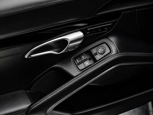 Used 2015 Porsche 911 Turbo image 78