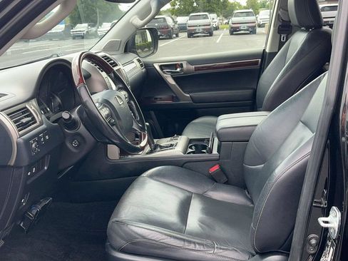 Used 2017 Lexus GX 460 Premium w/ Premium Package AWD/4WD image 18