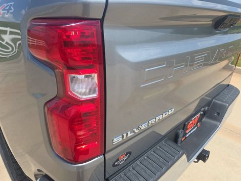Used 2023 Chevrolet Silverado 1500 LT AWD/4WD image 33