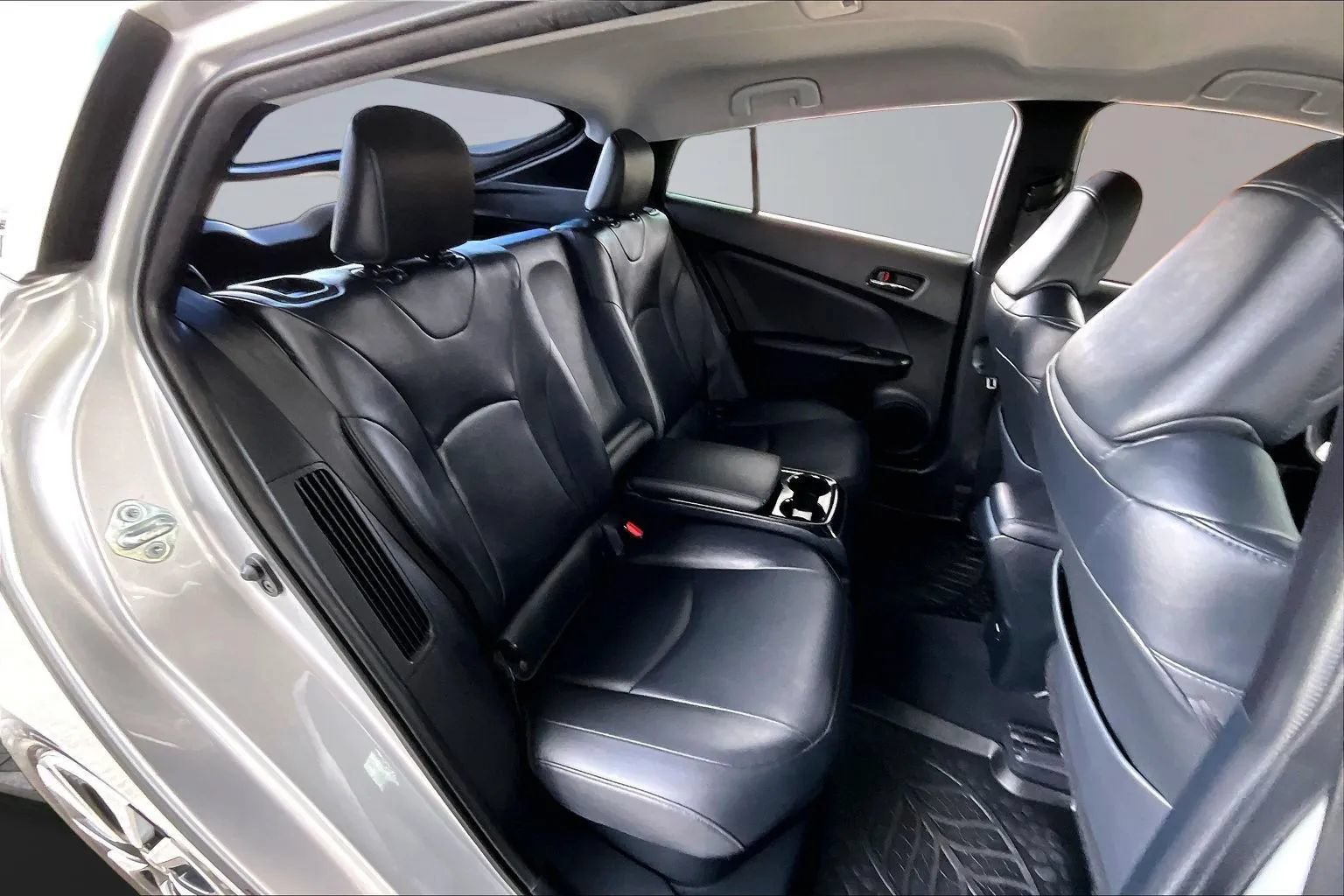 Used 2018 Toyota Prius Prime Premium FWD image 22