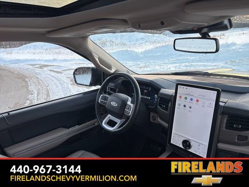 Used 2022 Ford Expedition Limited image 40