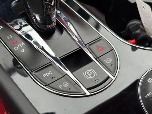 Used 2021 Bentley Bentayga AWD/4WD image 30
