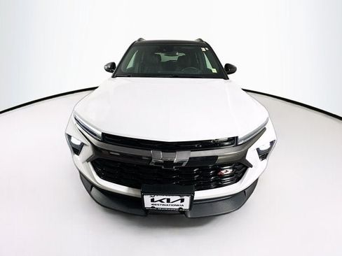Used 2024 Chevrolet TrailBlazer RS w/ Convenience Package AWD/4WD image 2