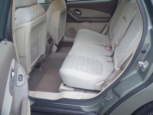 Used 2005 Chevrolet Malibu LS w/ Preferred Equipment Group FWD image 13