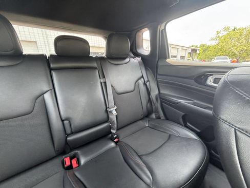 Used 2025 Jeep Compass Trailhawk AWD/4WD image 32